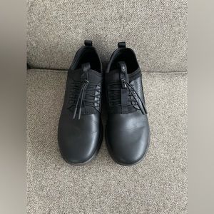 Clove healthcare tennis shoes!